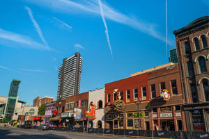 broadway street buildings in nashville during daytime