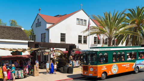 picture of san diego trolley in front of old town market