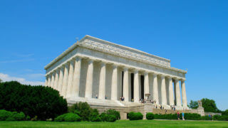 Lincoln memorial in the day time