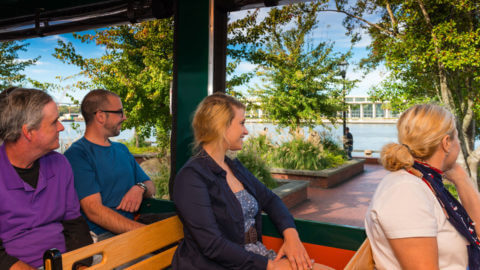 Sightseeing Savannah aboard Old Town Trolley