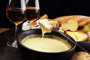 cheese fondue and wine 
