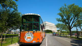 washington dc trolley in front of the lincoln memorial