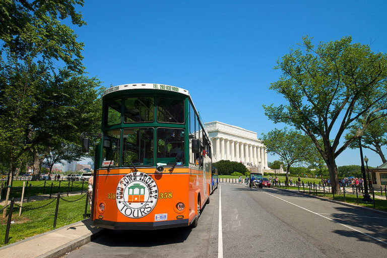 washington dc trolley in front of the lincoln memorial