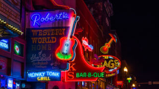 Must Visit Nashville Honky-Tonks For Your Next Vacation - nashville broadway street night
