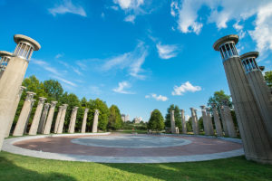 Nashville Court of 3 Stars made up of a round court and surrounded by columns 