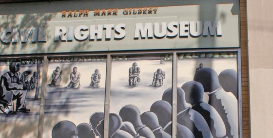 quick driving tour of savannah civil-rights-museum