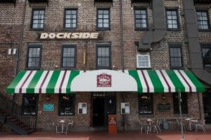 exterior of river house restaurant in savannah historic district