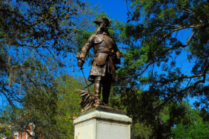statue of general james ogelthorpe in savannah chippewa square