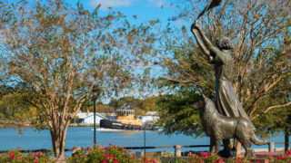 Morrell Park/Waving Girl Statue - savannah waving girl statue