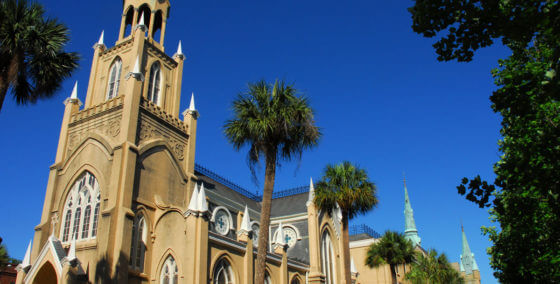 quick driving tour of savannah exterior of Savannah St. John Episcopal Church