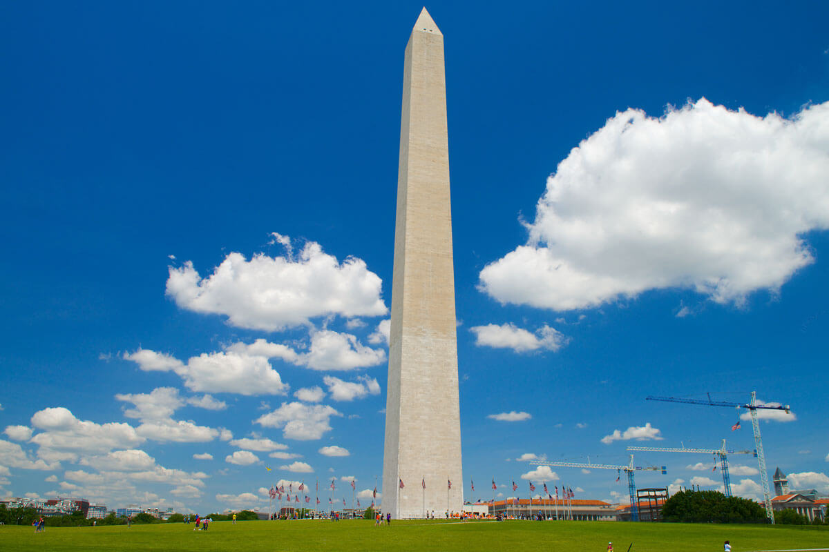 How much did it cost to build the washington monument