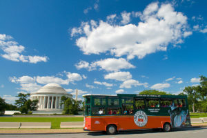 washington dc trolley in front of the jefferson memorial