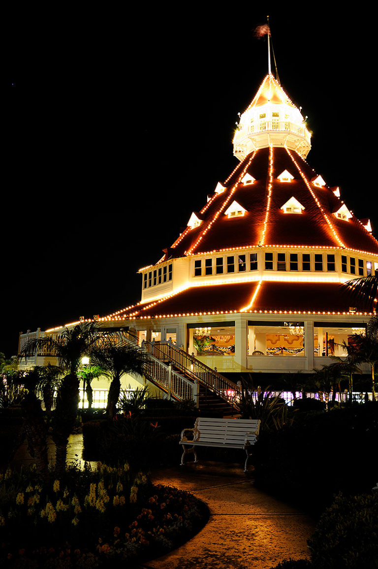 night time shot of Hotel del Coronado with holiday lights