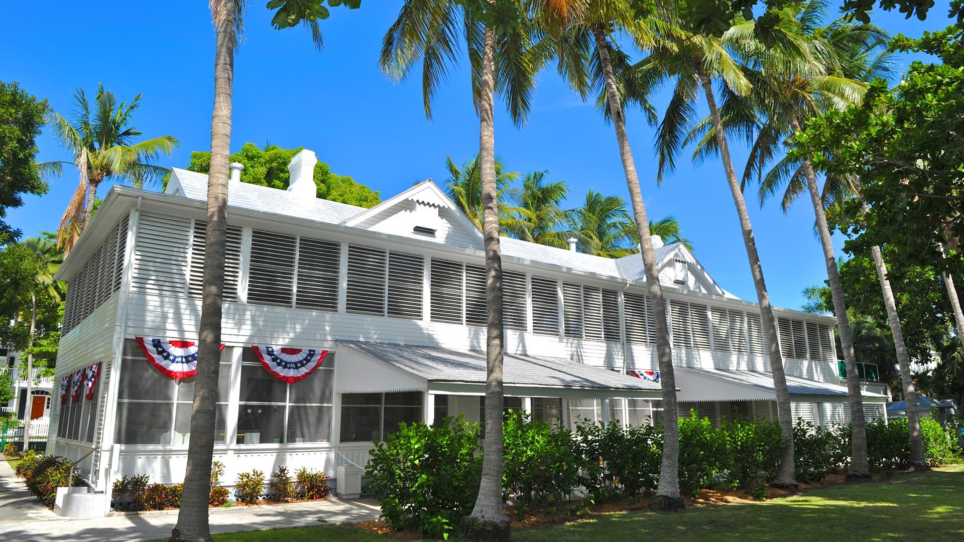 Harry S Truman Little White House Blue Wooden Egg Key West Florida 2.75" Tall S 