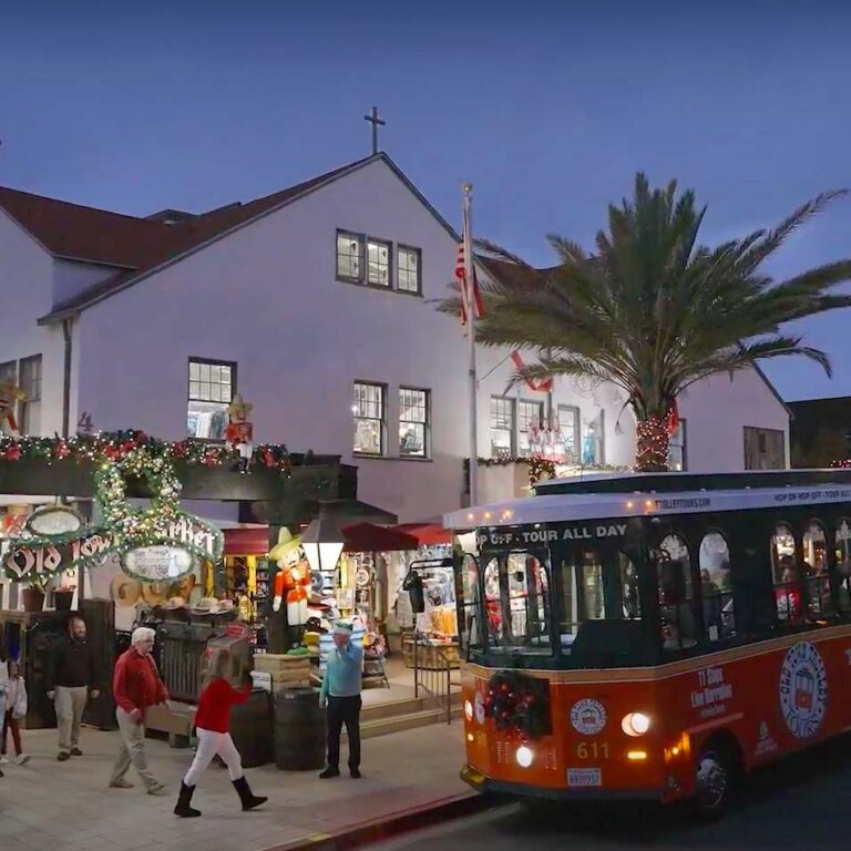 San Diego holiday tour trolley