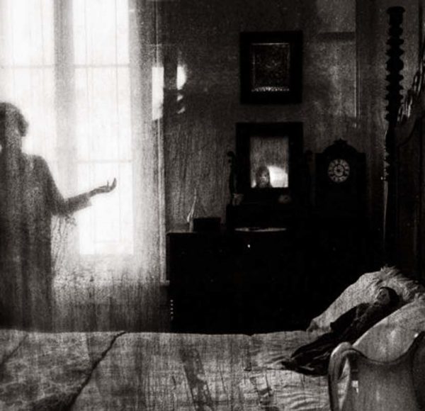 Whaley House haunted bedroom apparition