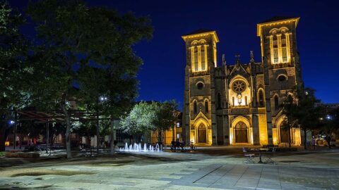 Plaza de Las Islas Canarias in San Antonio