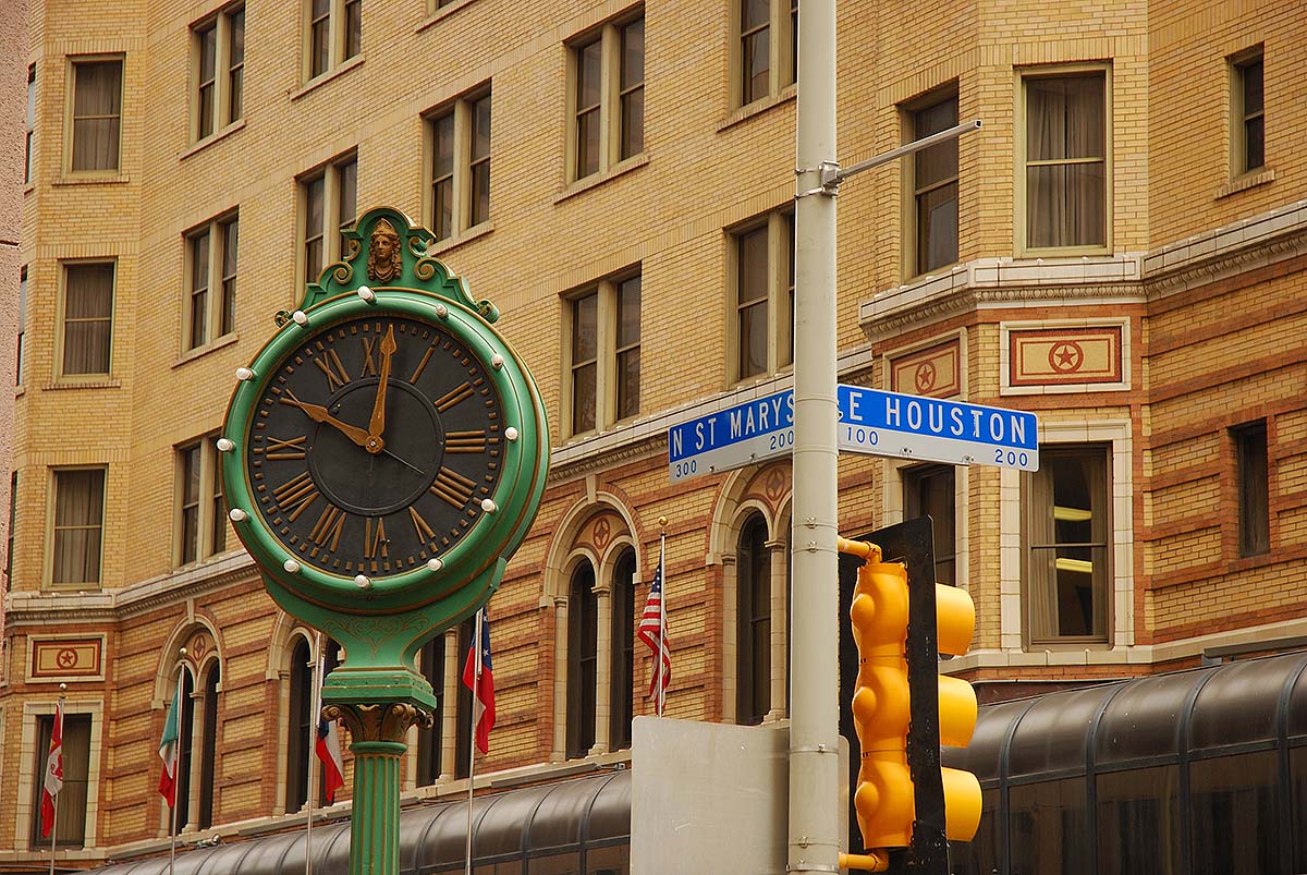 San Antonio E. Houston Street