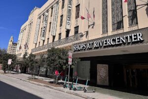 Shops at River Center