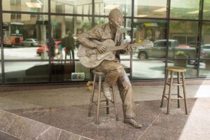 Chet Atkins sculpture nashville