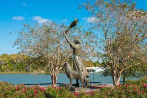 The Waving Girl Statue in Savannah