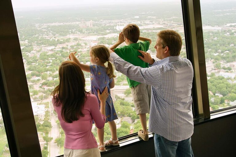 Get the Amazing view of America from Tower of the America