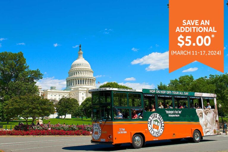 Washington DC trolley in front of capitol