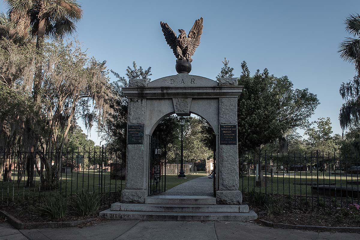 Haunted Guide to Colonial Park Cemetery in Savannah