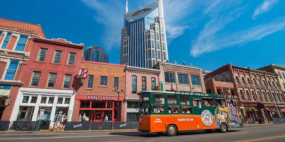 Old Town Trolley Nashville driving down Broadway
