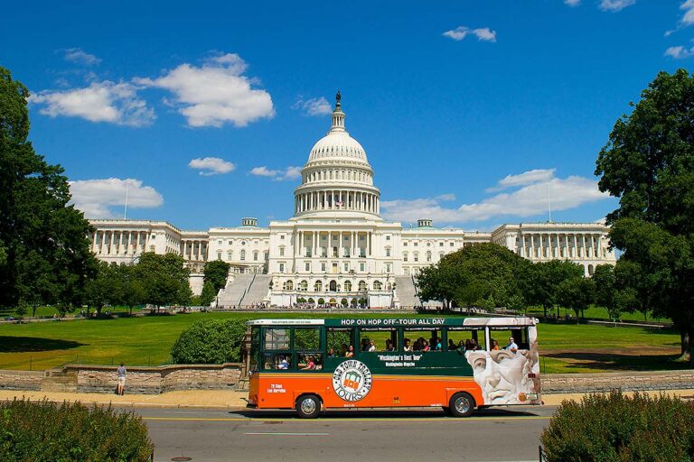 Washington DC trolley at U.S. Capitol