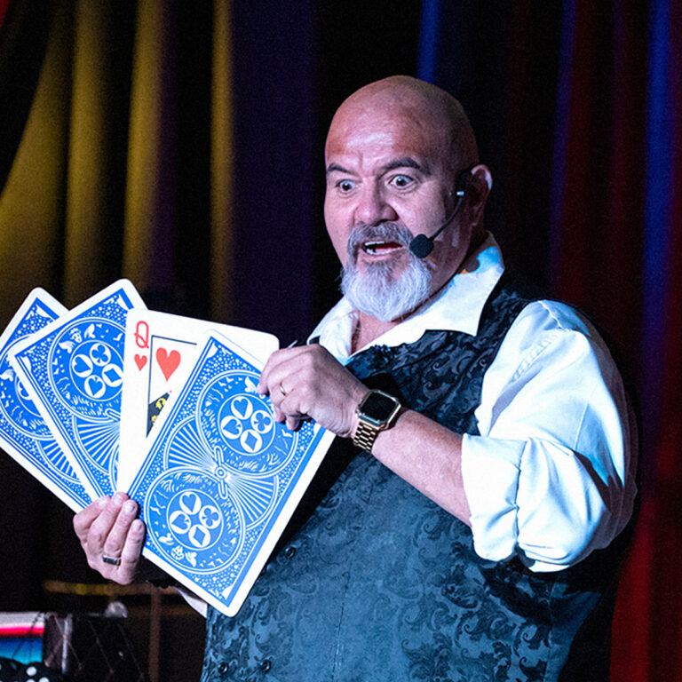 Magic Saloon Oscar Munoz performing